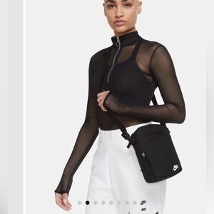 Nike Heritage Crossbody Bag (4L)